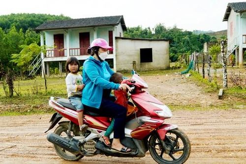 Cô giáo mầm non hết lòng vì các em học sinh dân tộc Chứt