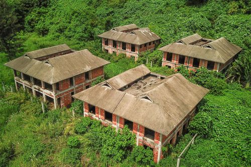 Hàng loạt biệt thự, resort bỏ hoang ở ven biển Đà Nẵng
