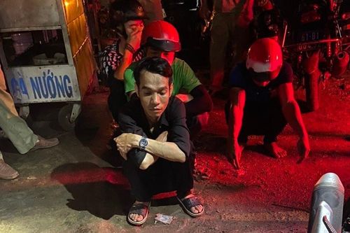 Nhóm thanh niên mang hung khí đi giải quyết mâu thuẫn