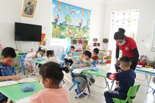 Loạt chính sách 'giữ chân' giáo viên ở lại với nghề
