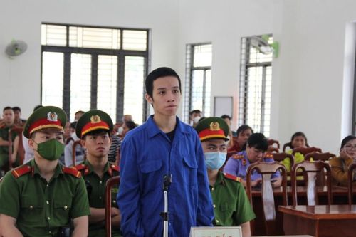 Vừa ra tù, 'nghịch tử' lại lĩnh án 29 năm tù vì đánh mẹ cướp tài sản