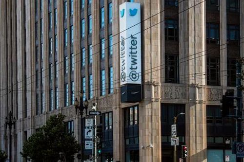 Sa thải nhân viên quá tay, ông chủ Twitter tự nhốt mình