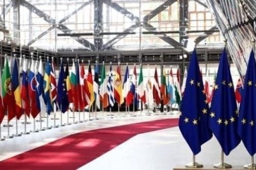 EU: Các quy định sẽ có hiệu lực trước khi giá dầu Nga bị giới hạn