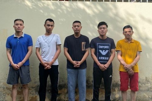 Bắt 5 đối tượng tàng trữ ma túy dạng mới