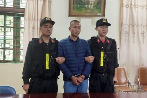 Bắt đối tượng hủy hoại rừng để mở đường vào khai thác vàng trái phép