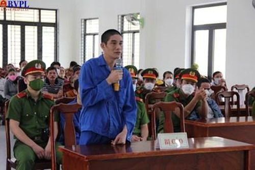 Giải quyết mâu thuẫn với hàng xóm bằng dao, lãnh án 6 năm tù