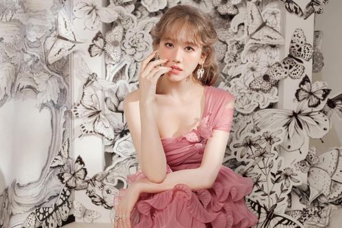 Hari Won gây xôn xao với câu nói 'Tình yêu nồng cháy chúng mình đã không còn': Chuyện gì đây?