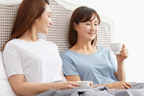 Sau một vụ tai nạn, cô hàng xóm trở nên rất quý chị dâu tôi