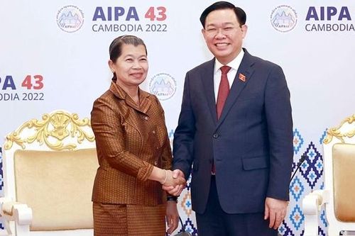 Chủ tịch Quốc hội Vương Đình Huệ tiếp Phó Thủ tướng Campuchia