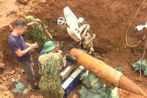 Sơ tán gần 100 hộ dân để xử lý quả bom 'khủng'