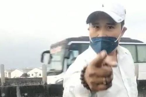 Phạt 11 triệu đồng tài xế dùng kiếm giải quyết mâu thuẫn trên cao tốc