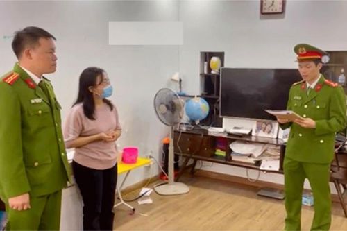 Khởi tố Tổng giám đốc về tội làm, buôn bán tem giả