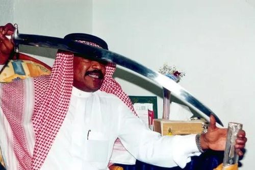 Saudi Arabia xử tử 12 người bằng kiếm
