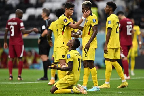 Ecuador đánh bại chủ nhà Qatar ở trận khai mạc World Cup 2022