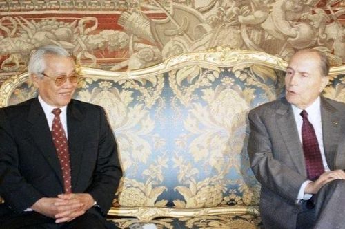 Anh Sáu Dân và quan hệ quốc tế