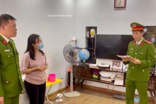 Khởi tố nữ tổng giám đốc tội làm và buôn bán tem giả