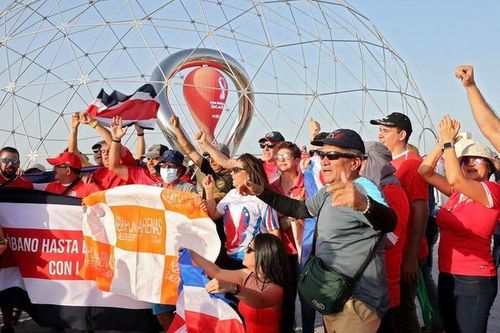 Không khí cuồng nhiệt tại Qatar trước giờ khai mạc World Cup