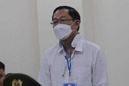 Cựu Thứ trưởng Bộ Y tế Cao Minh Quang nhập viện sau một ngày xét xử