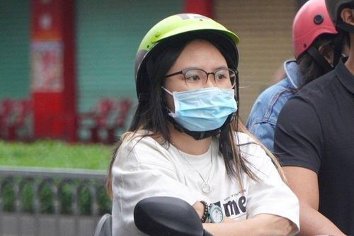 Người TPHCM co ro giữa thời tiết se lạnh như Đà Lạt