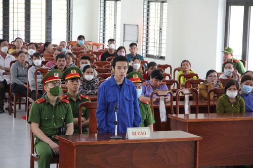Vừa ra khỏi trại, 'nghịch tử' tiếp tục vào tù vì giết mẹ