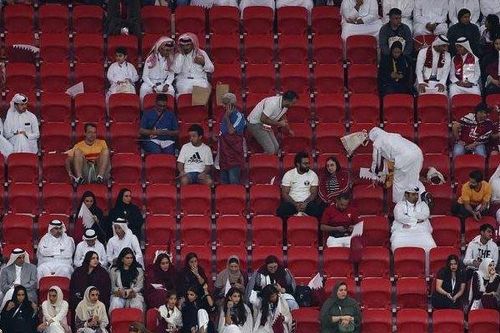 Qatar thất bại trận mở màn World Cup và hành động gây lo ngại của cổ động viên