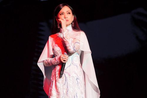 'Ca sĩ tỷ phú' Hà Phương xuất hiện với diện mạo lạ, nhan sắc như 'hồi xuân' khiến dân tình trầm trồ