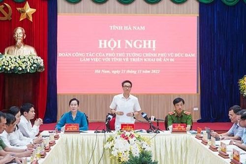 Phó Thủ tướng Vũ Đức Đam kiểm tra việc thực hiện Đề án 06 ở Hà Nam