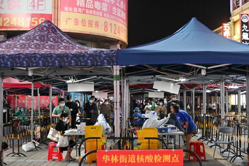 Trung Quốc phong tỏa quận 3,7 triệu dân ở Quảng Châu