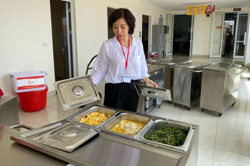 Bộ Giáo dục và Đào tạo yêu cầu kiểm soát chặt nguồn gốc thực phẩm vào trường học
