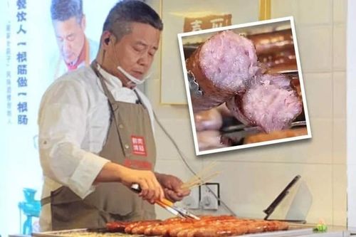 Phá sản nợ gần 160 tỷ, triệu phú bán xúc xích trên phố