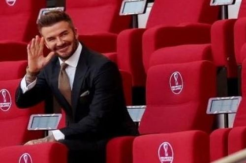 World Cup 2022: David Beckham lịch lãm, nổi bật trên khán đài trận ra quân của tuyển Anh