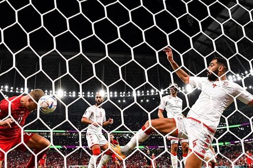 Đan Mạch chia điểm với Tunisia