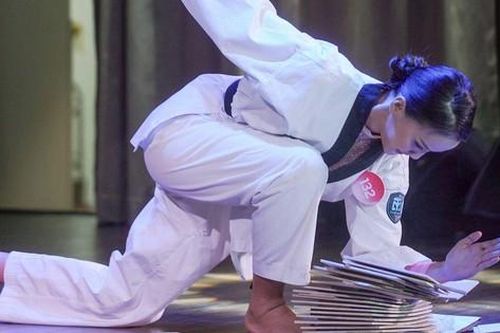 Kiện tướng Taekwondo quốc gia chưa hài lòng màn chặt nát chồng gỗ ở Hoa hậu Việt Nam