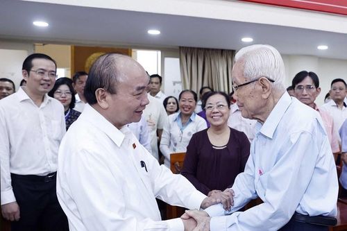 Cử tri TPHCM phản ánh với Chủ tịch nước về nạn nhũng nhiễu trong khu vực dịch vụ công