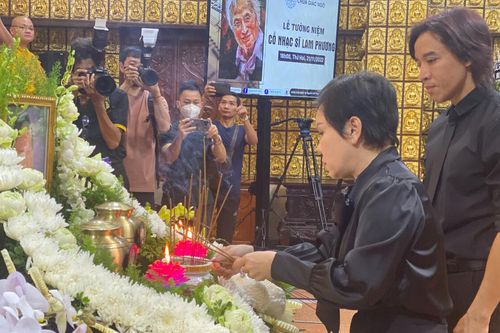 Nghệ sĩ Việt Hương, Quang Lê viếng cố nhạc sĩ Lam Phương