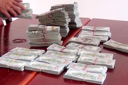 Mạng lưới 'chân rết' và thủ đoạn chuyển hàng trăm tỷ đồng qua biên giới