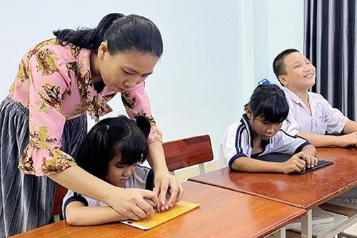 Lặng thầm gieo ước mơ cho trẻ em khuyết tật