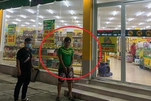 Bắt đối tượng dùng kéo cướp tài sản trong cửa hàng Bách Hóa Xanh
