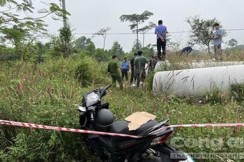 Vụ thanh niên chết giữa 2 ống cống: Nghi uống dung dịch màu trắng để tự tử