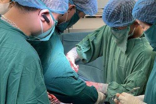 Sản phụ bị rau tiền đạo trung tâm, rau cài răng lược vẫn 'mẹ tròn con vuông'