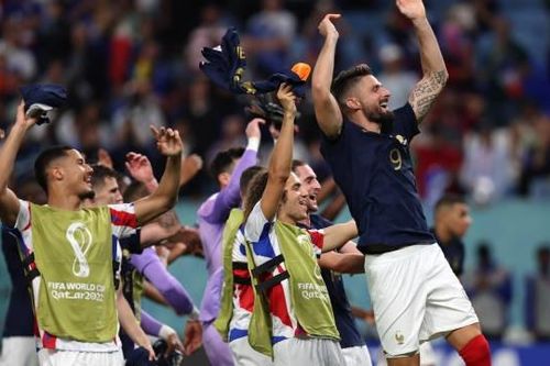 World Cup 2022: Tuyển Pháp ngược dòng giành thắng lợi đậm đà