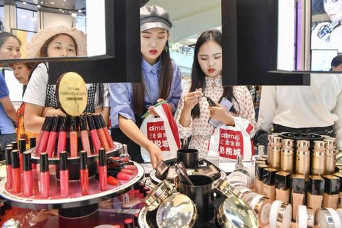 Con phố mua sắm đắt đỏ nhất thế giới đã bị thay thế
