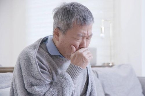 Biến chứng viêm phổi do cúm mùa ở người cao tuổi