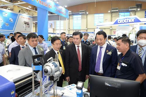 Hơn 160 đơn vị tham gia triển lãm HanoiTex 2022