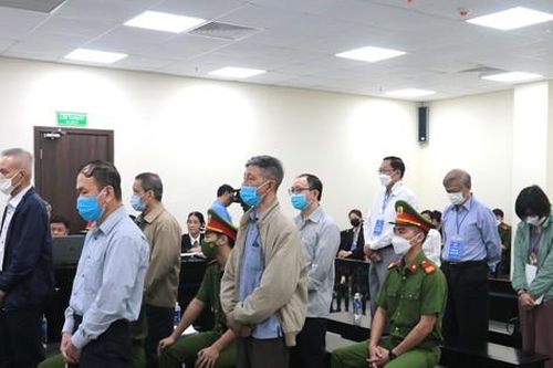 Nói lời sau cùng, cựu Vụ trưởng Vụ Kế hoạch - Tài chính (Bộ Y tế) xin giảm án cho 2 cấp dưới