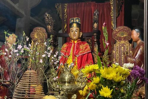 Kỳ lạ bức tượng biết 'đứng lên, ngồi xuống' trong ngôi miếu cổ