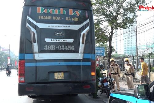 Hoàng Mai: Xử phạt xe khách đón, trả khách sai quy định