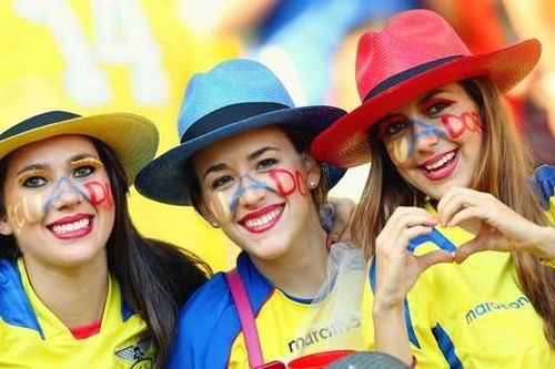 FIFA điều tra CĐV Ecuador vì cổ vũ thiếu văn hóa