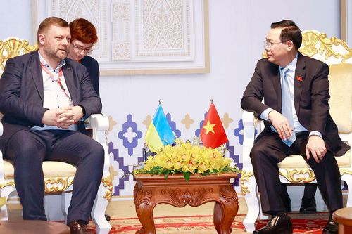 Chủ tịch Quốc hội gặp lãnh đạo Quốc hội Nga, Ukraine