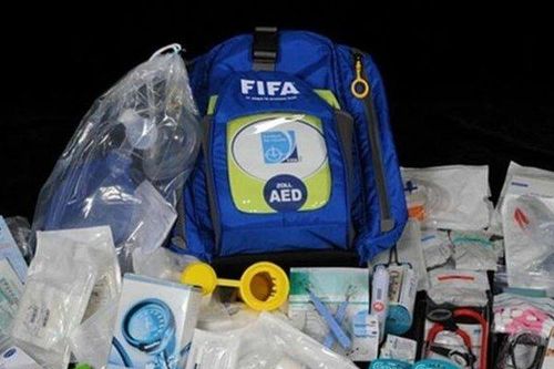 Có gì đặc biệt bên trong túi y tế khẩn cấp của bác sĩ ở World Cup?